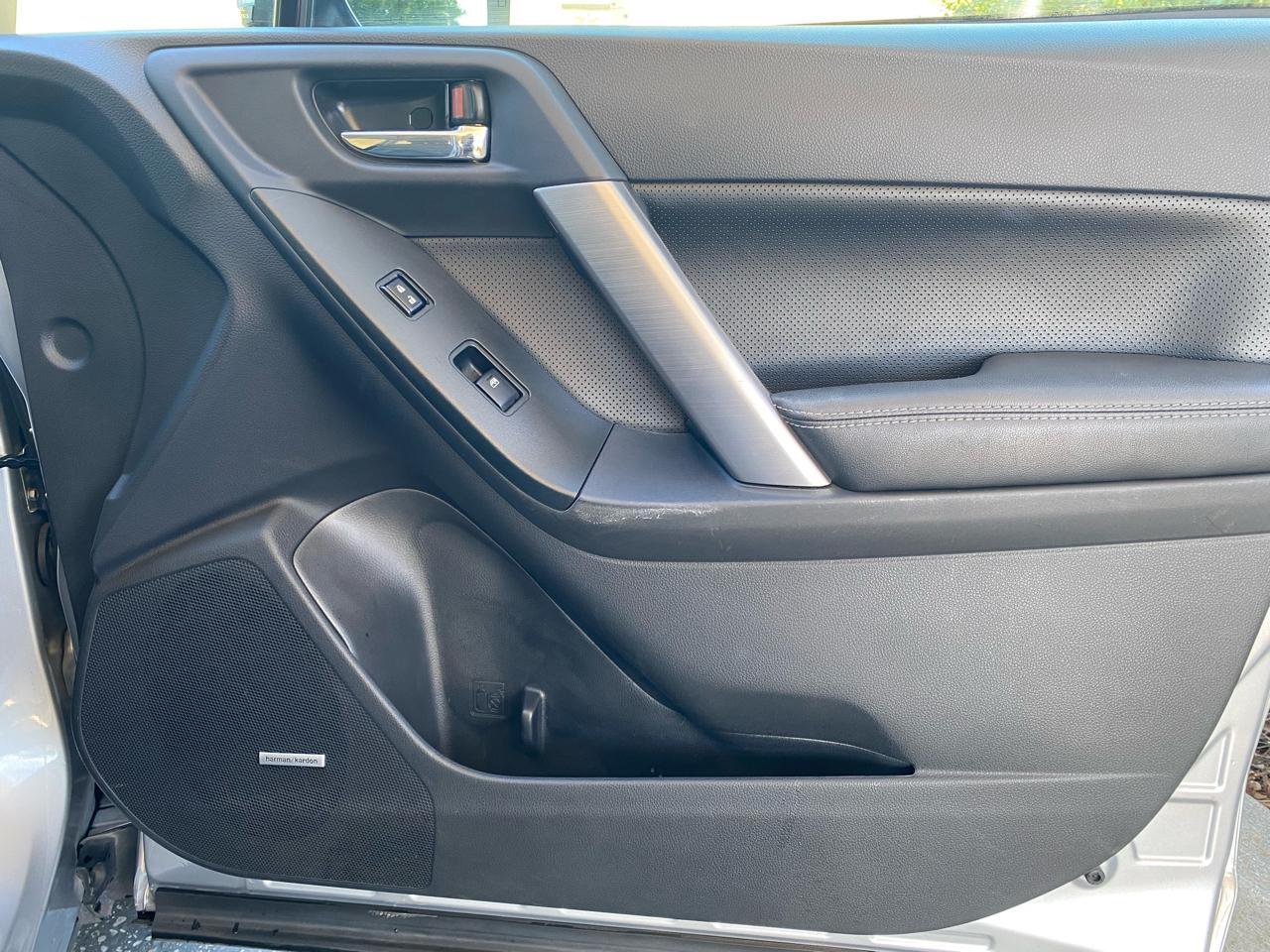 Subaru Forester 4dr CVT 2.5i Touring PZEV 2015