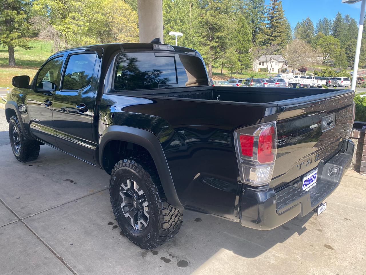 Toyota Tacoma 4WD TRD Off Road Double Cab 5' Bed V6 AT (Natl) 2022