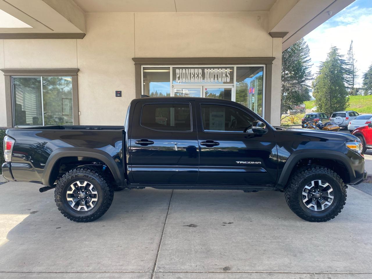 Toyota Tacoma 4WD TRD Off Road Double Cab 5' Bed V6 AT (Natl) 2022