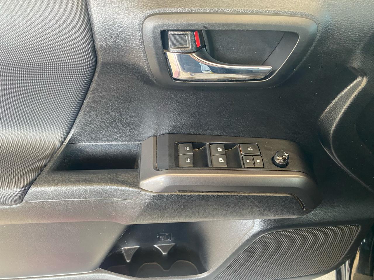 Toyota Tacoma 4WD TRD Off Road Double Cab 5' Bed V6 AT (Natl) 2022