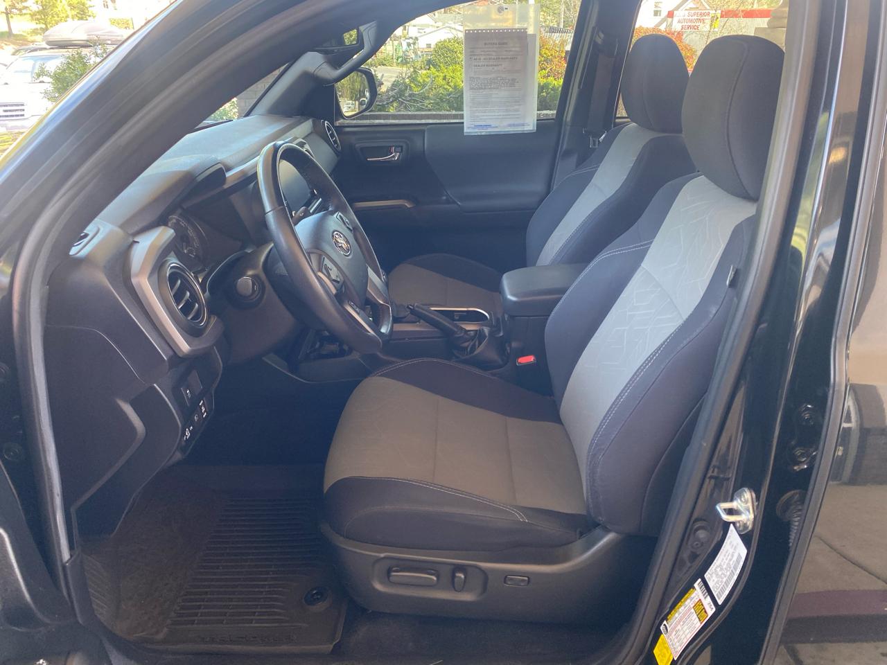 Toyota Tacoma 4WD TRD Off Road Double Cab 5' Bed V6 AT (Natl) 2022