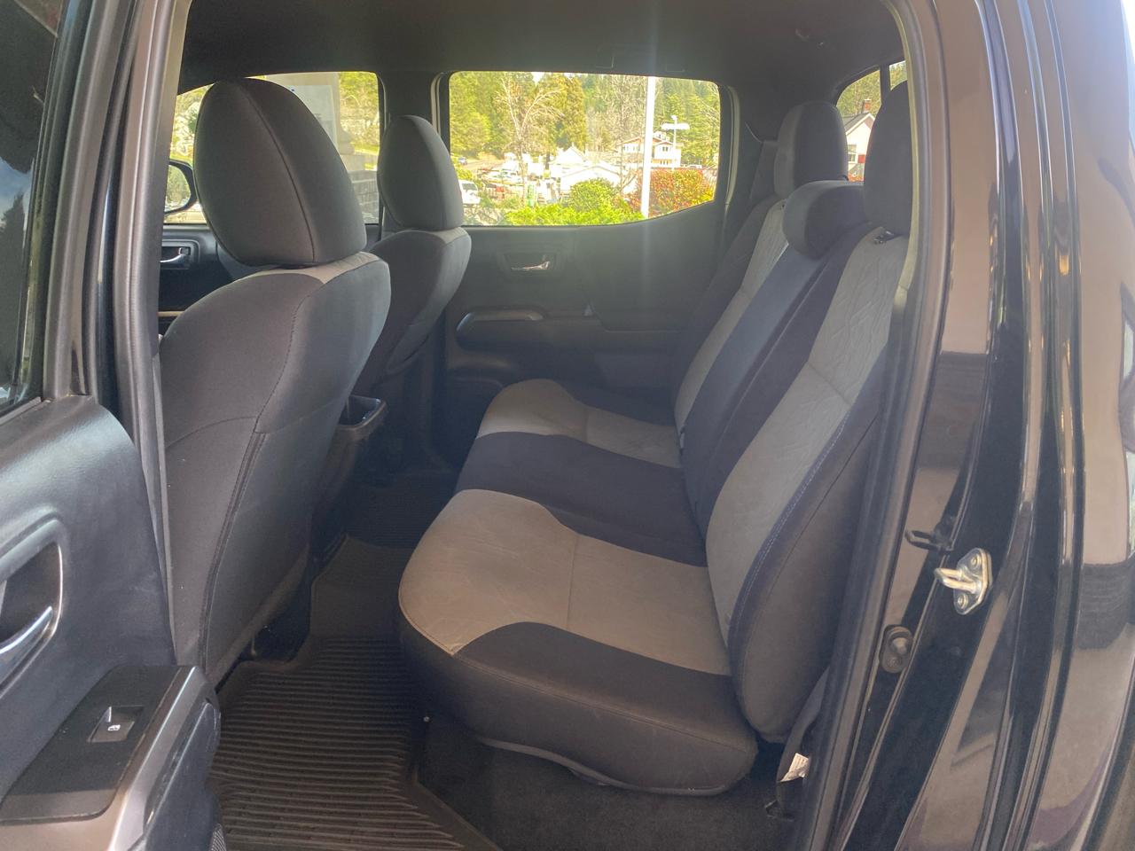 Toyota Tacoma 4WD TRD Off Road Double Cab 5' Bed V6 AT (Natl) 2022