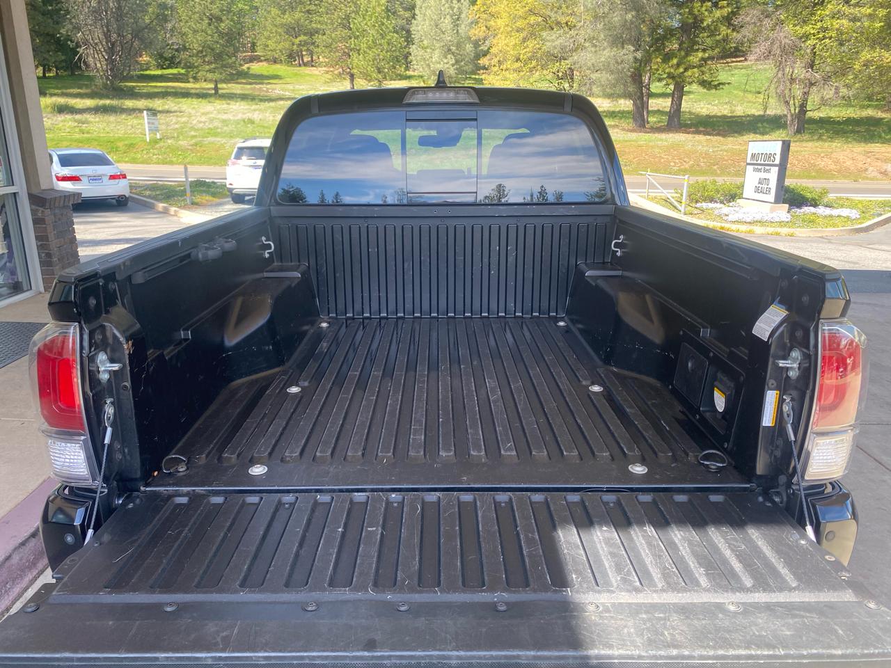 Toyota Tacoma 4WD TRD Off Road Double Cab 5' Bed V6 AT (Natl) 2022