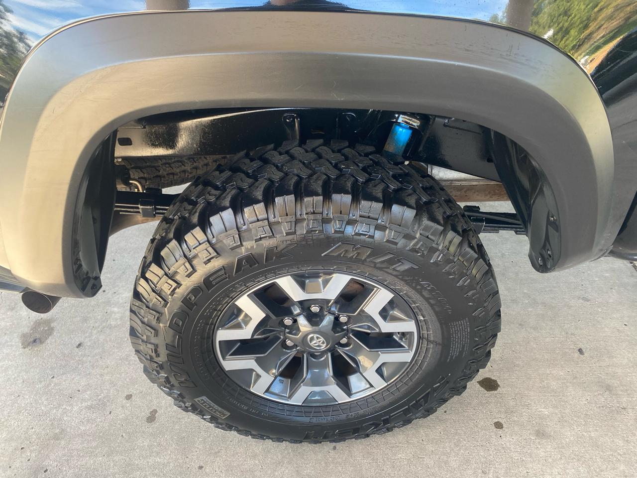 Toyota Tacoma 4WD TRD Off Road Double Cab 5' Bed V6 AT (Natl) 2022