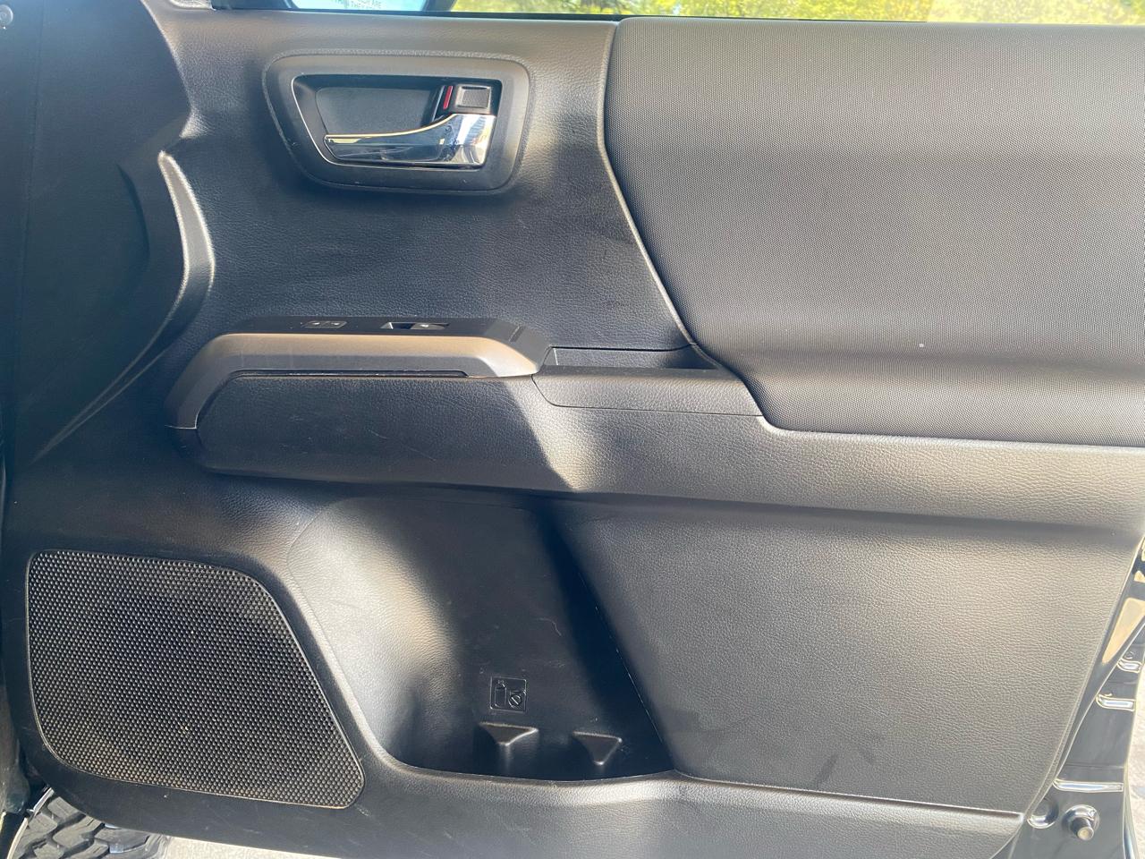 Toyota Tacoma 4WD TRD Off Road Double Cab 5' Bed V6 AT (Natl) 2022