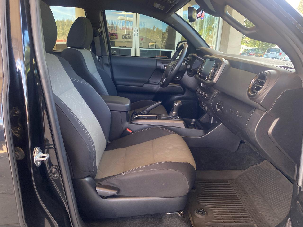 Toyota Tacoma 4WD TRD Off Road Double Cab 5' Bed V6 AT (Natl) 2022