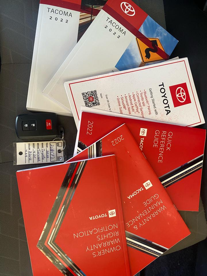 Toyota Tacoma 4WD TRD Off Road Double Cab 5' Bed V6 AT (Natl) 2022