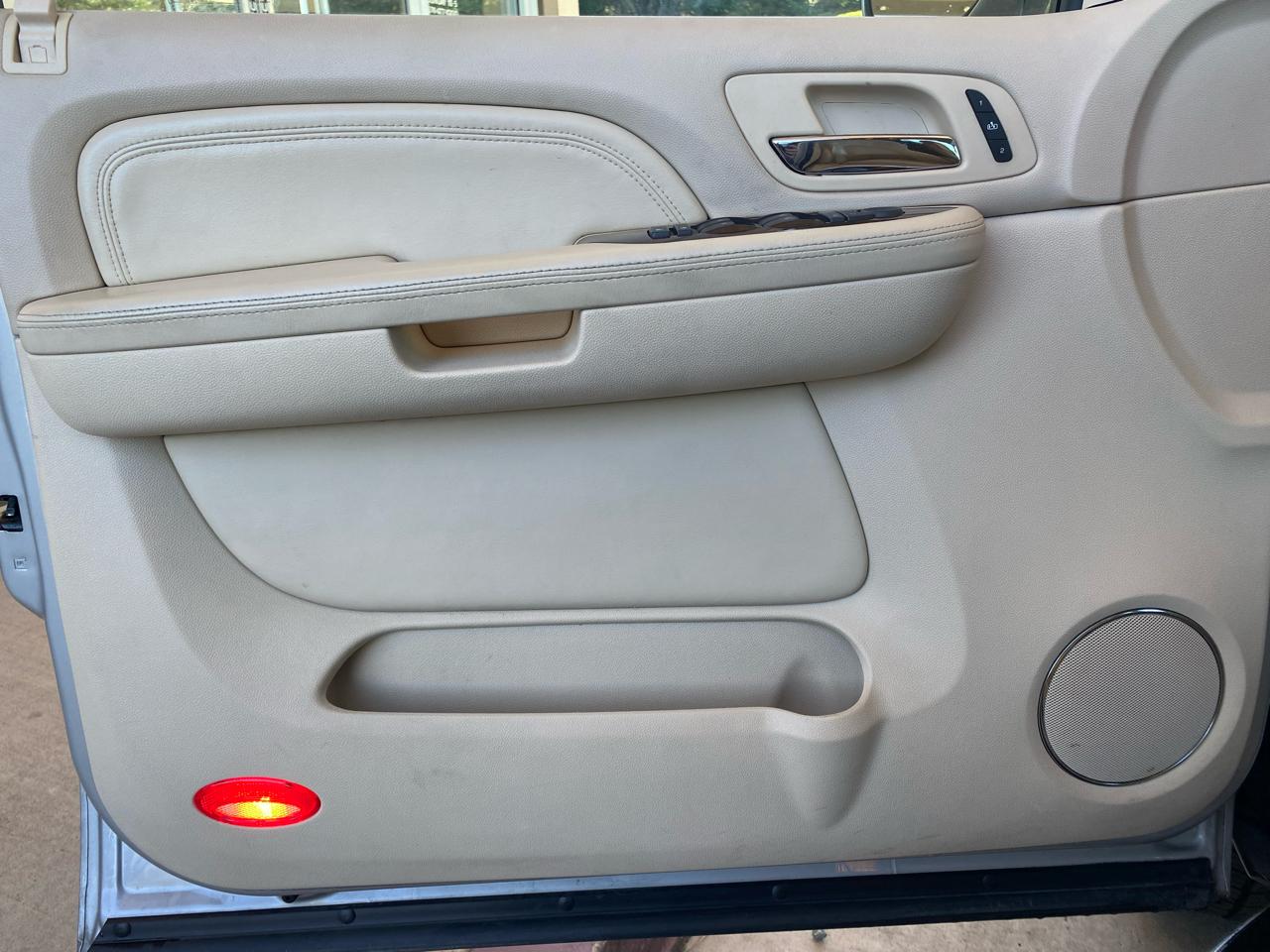 Cadillac Escalade AWD 4dr 2007