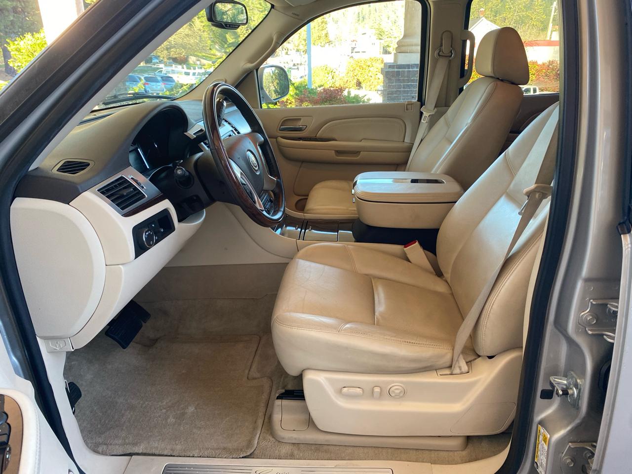 Cadillac Escalade AWD 4dr 2007