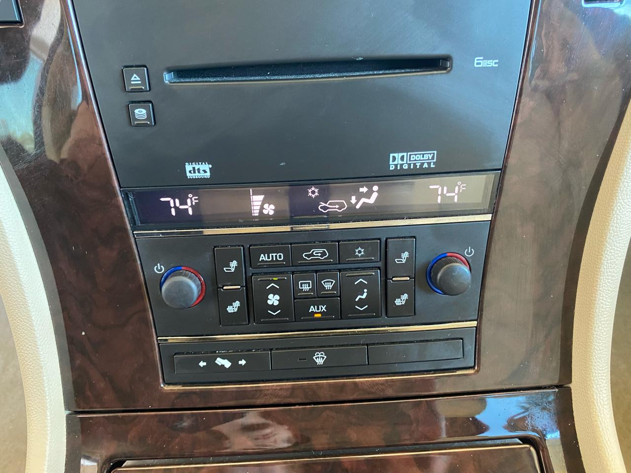 Cadillac Escalade AWD 4dr 2007