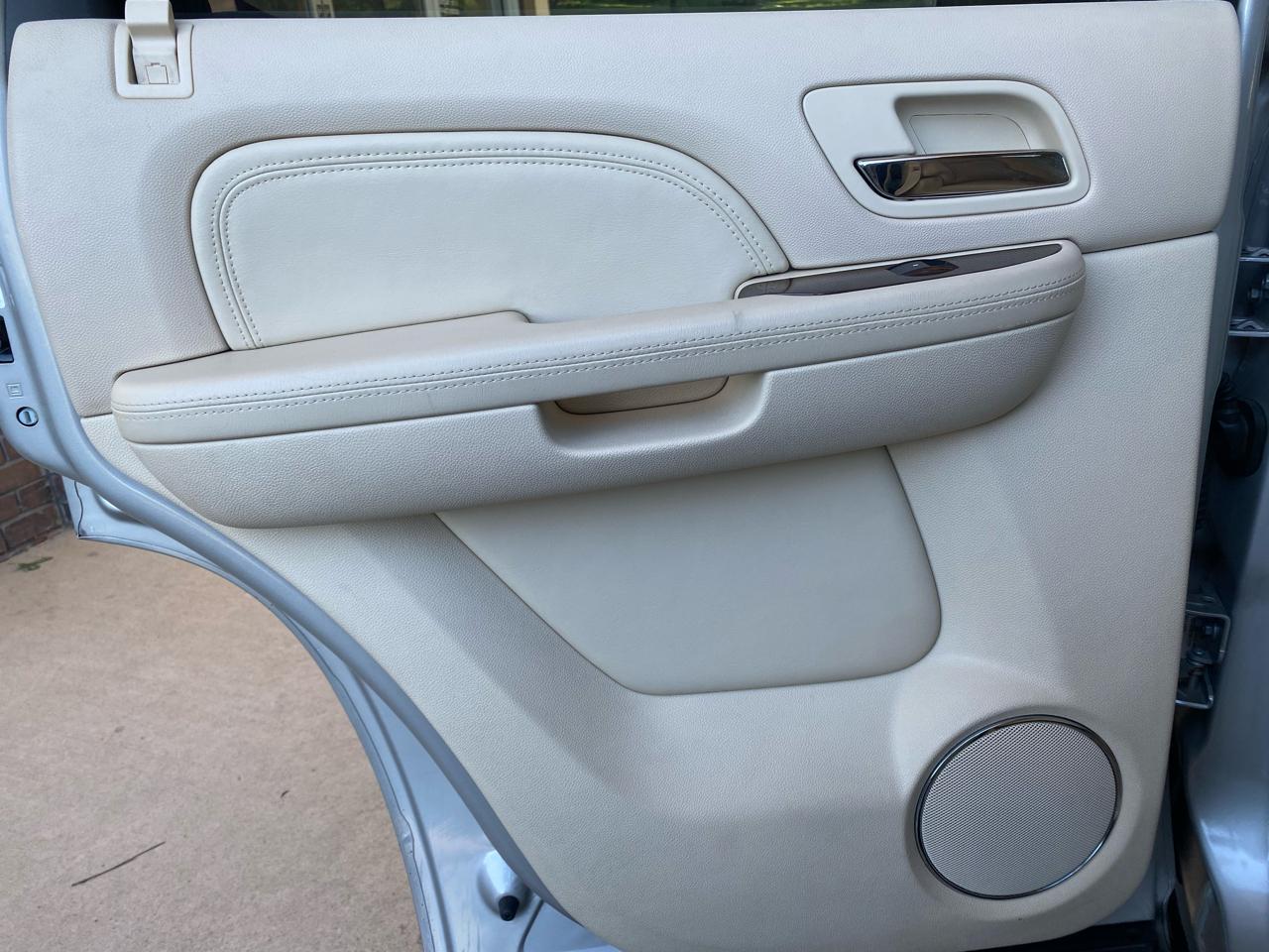 Cadillac Escalade AWD 4dr 2007