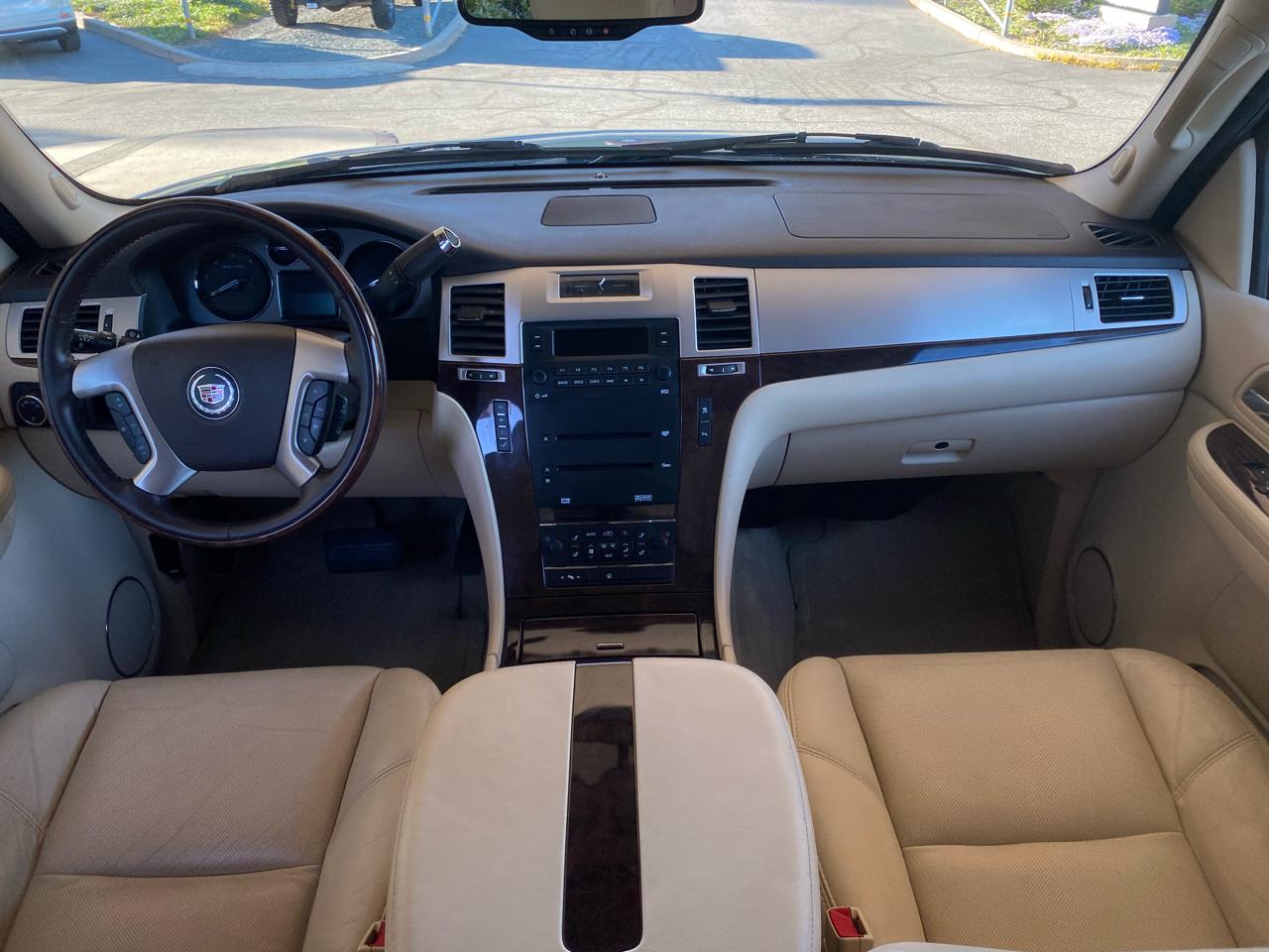 Cadillac Escalade AWD 4dr 2007