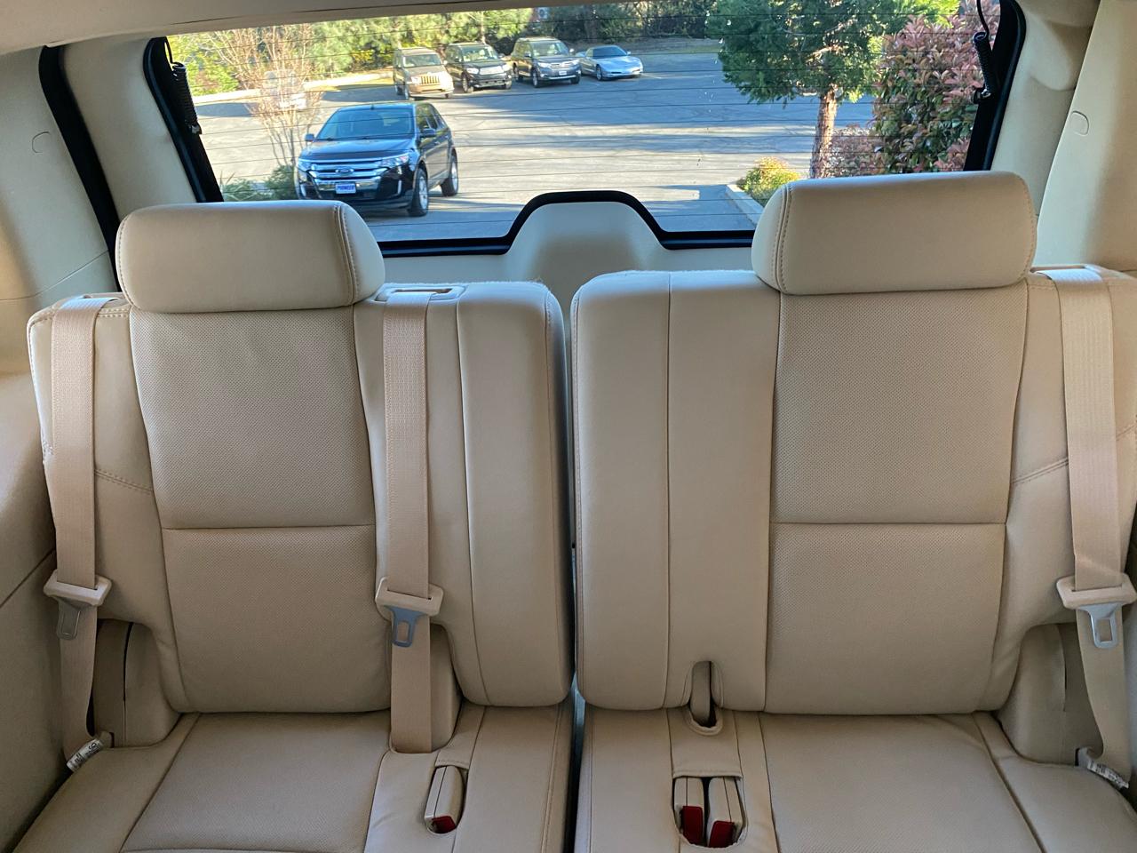 Cadillac Escalade AWD 4dr 2007