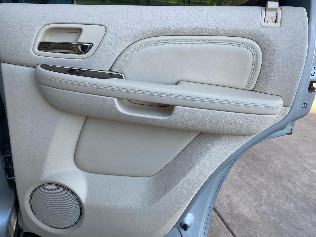 Cadillac Escalade AWD 4dr 2007