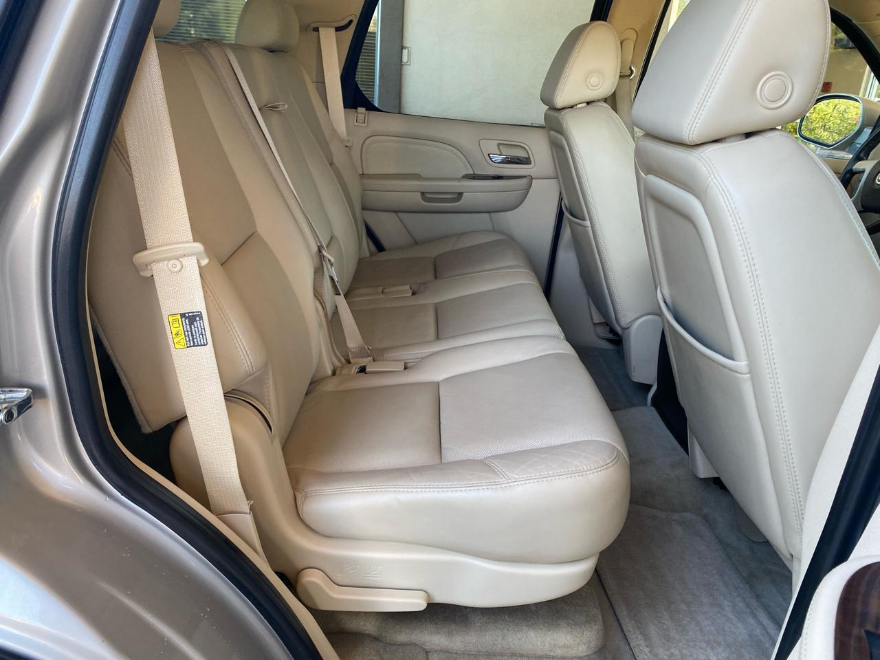 Cadillac Escalade AWD 4dr 2007