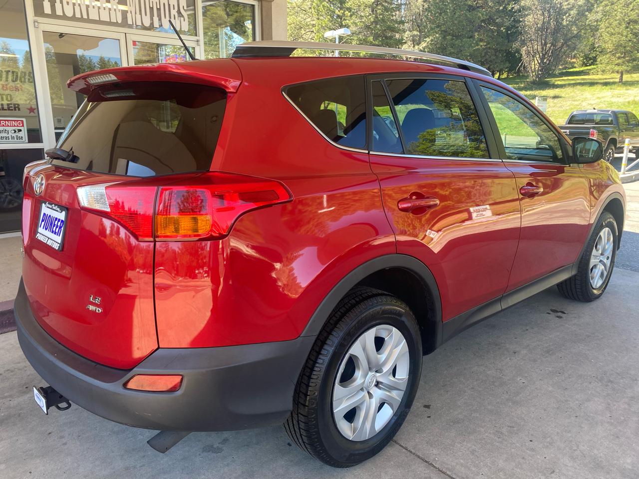 Toyota RAV4 AWD 4dr LE (Natl) 2013