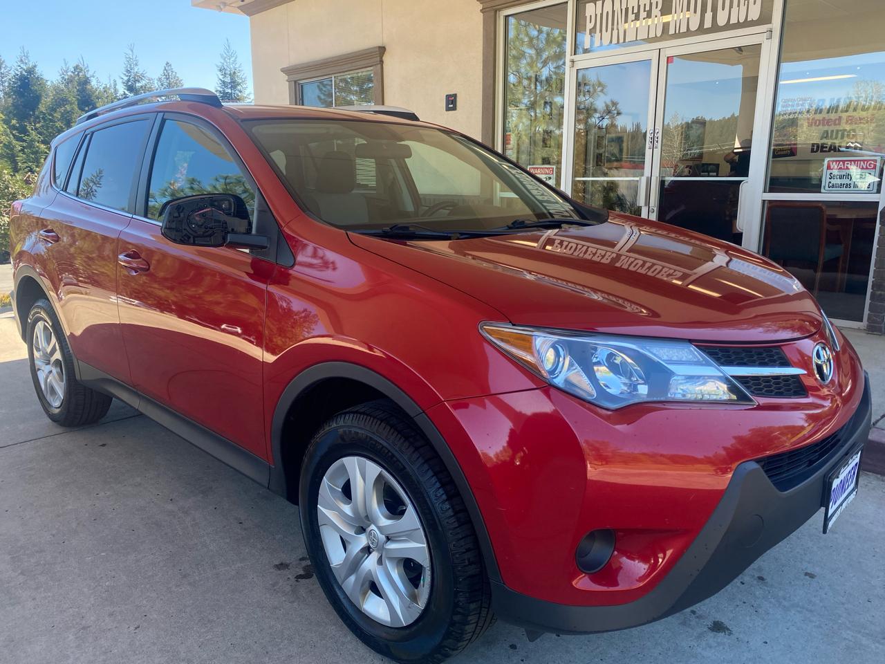Toyota RAV4 AWD 4dr LE (Natl) 2013