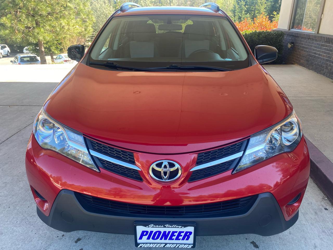 Toyota RAV4 AWD 4dr LE (Natl) 2013