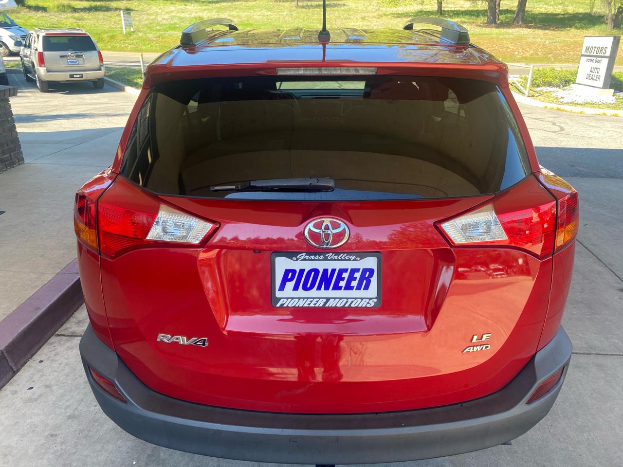 Toyota RAV4 AWD 4dr LE (Natl) 2013