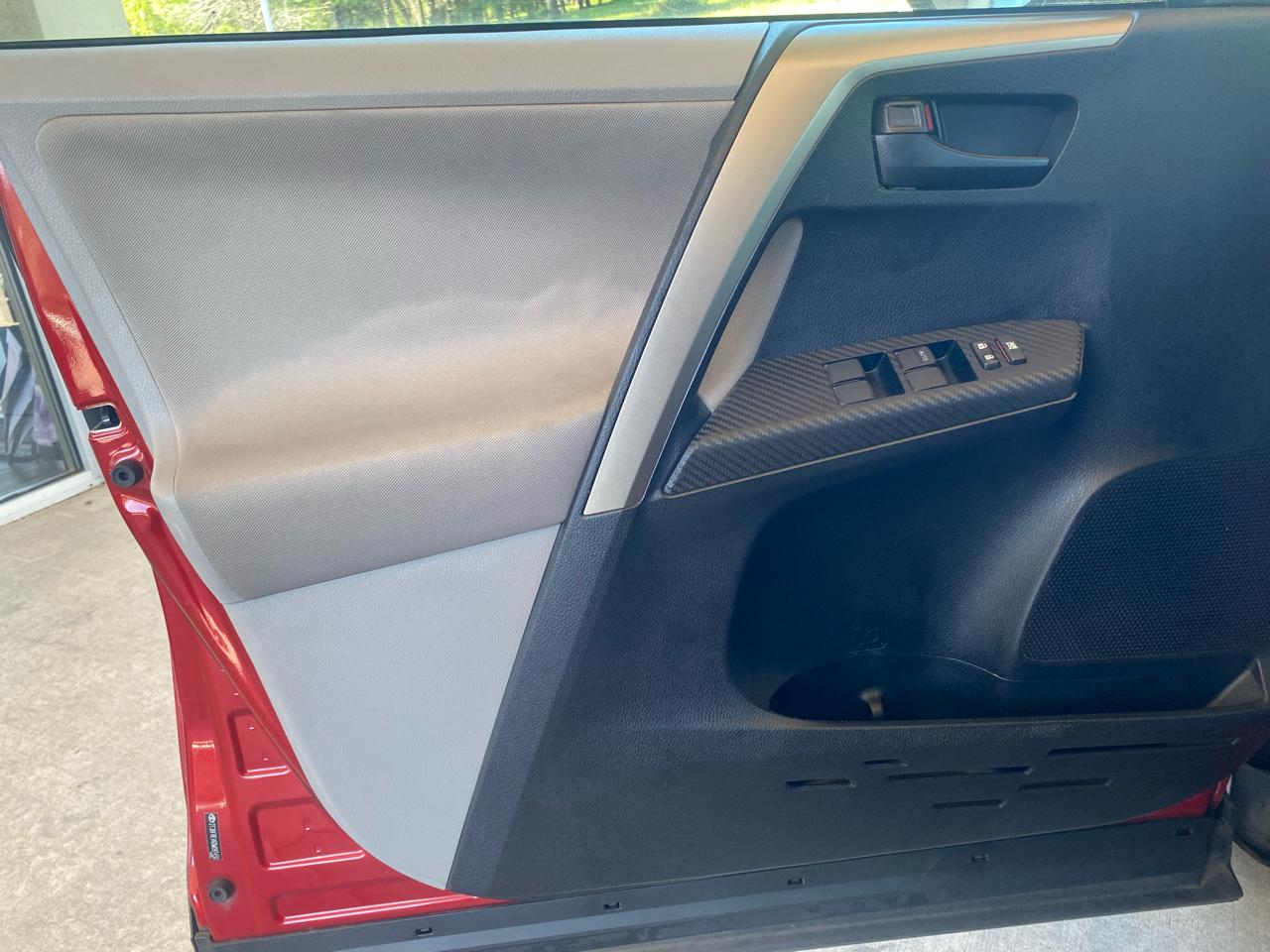 Toyota RAV4 AWD 4dr LE (Natl) 2013