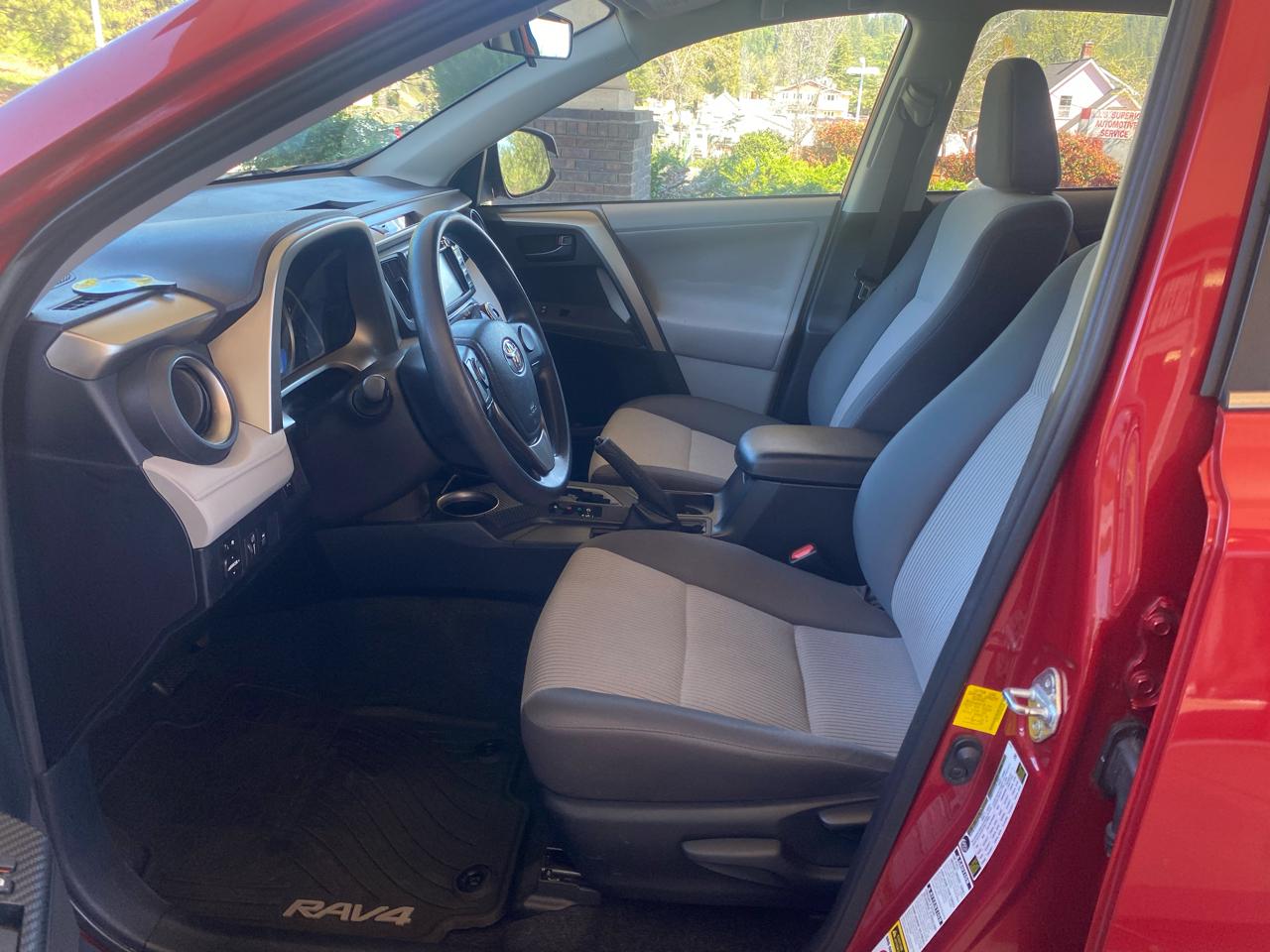 Toyota RAV4 AWD 4dr LE (Natl) 2013