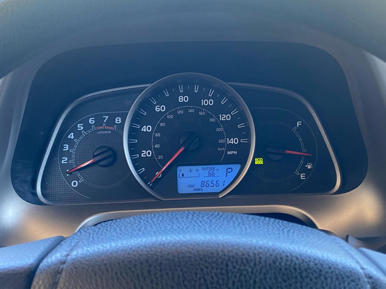 Toyota RAV4 AWD 4dr LE (Natl) 2013