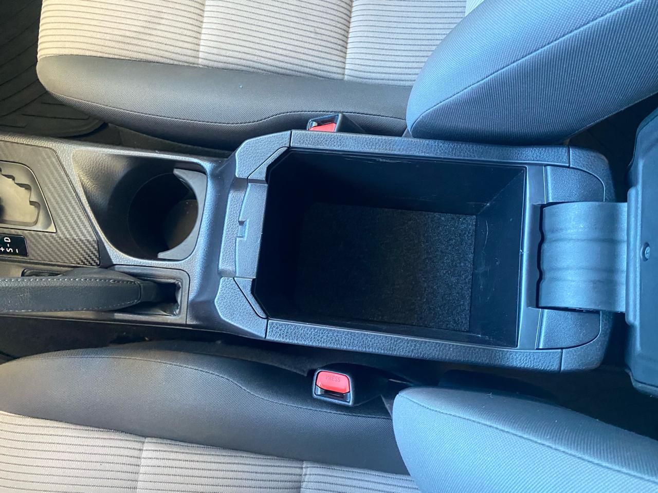 Toyota RAV4 AWD 4dr LE (Natl) 2013