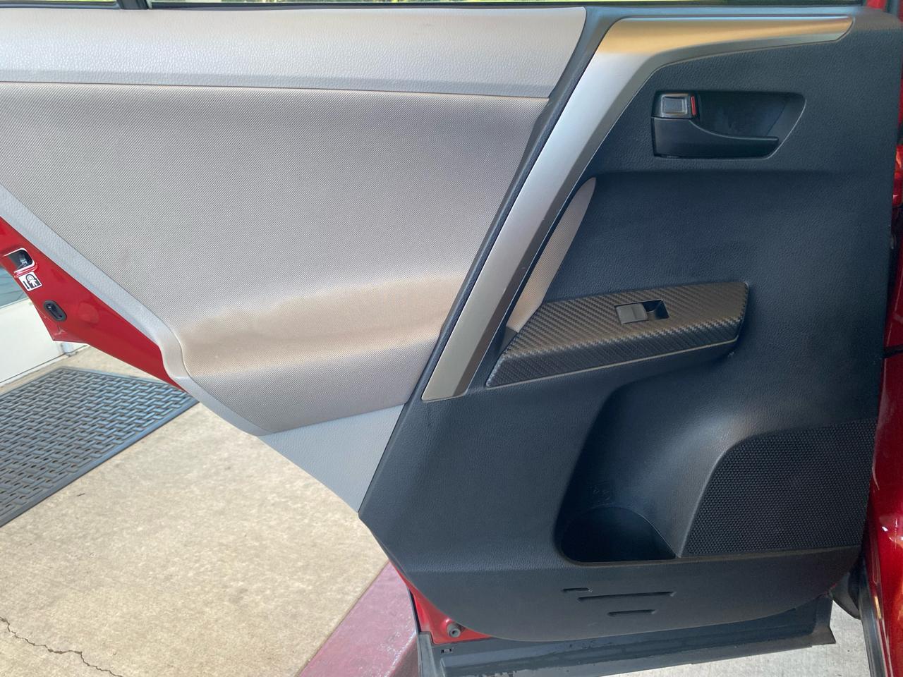 Toyota RAV4 AWD 4dr LE (Natl) 2013