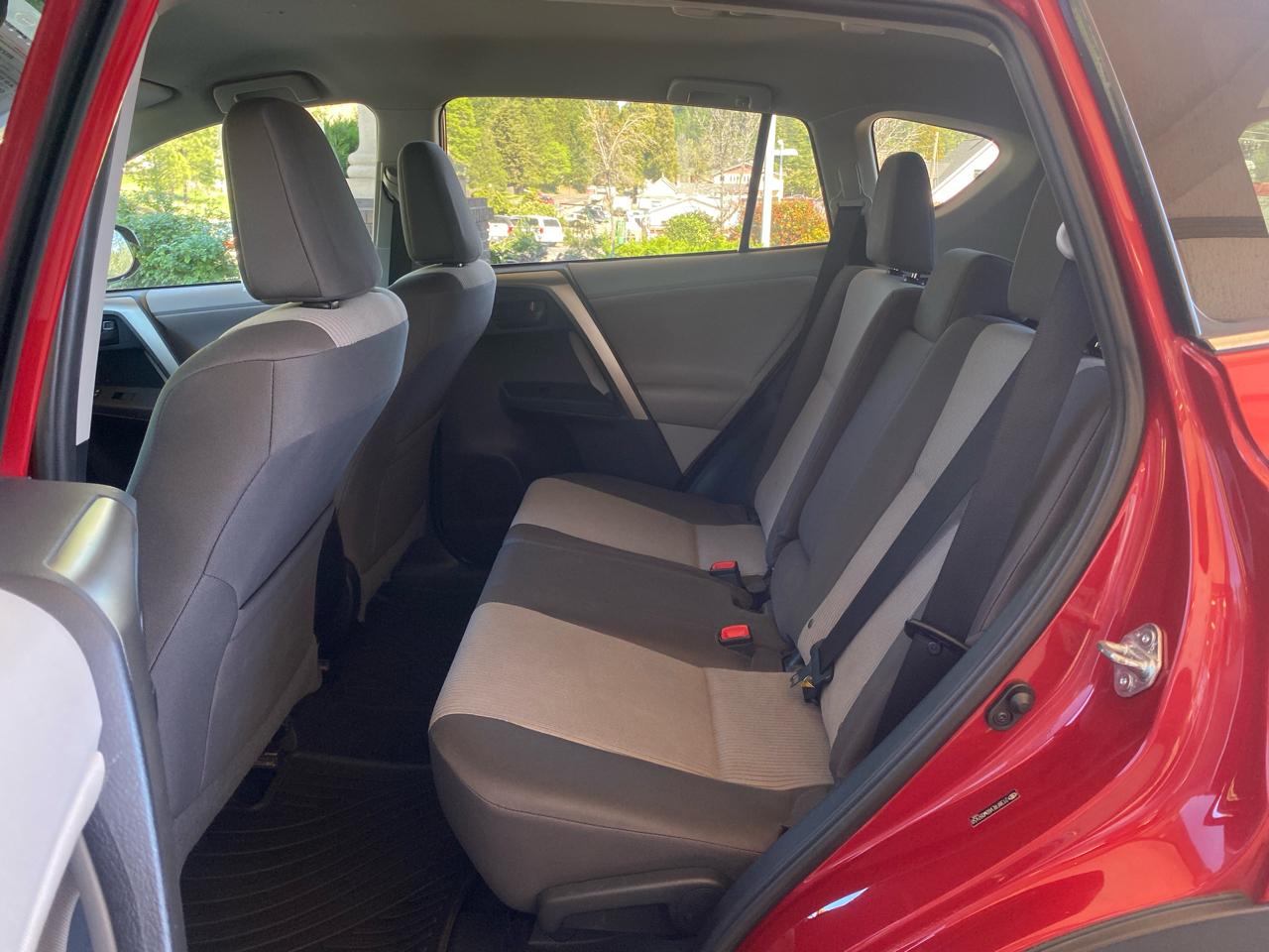 Toyota RAV4 AWD 4dr LE (Natl) 2013