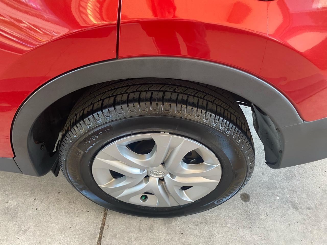 Toyota RAV4 AWD 4dr LE (Natl) 2013