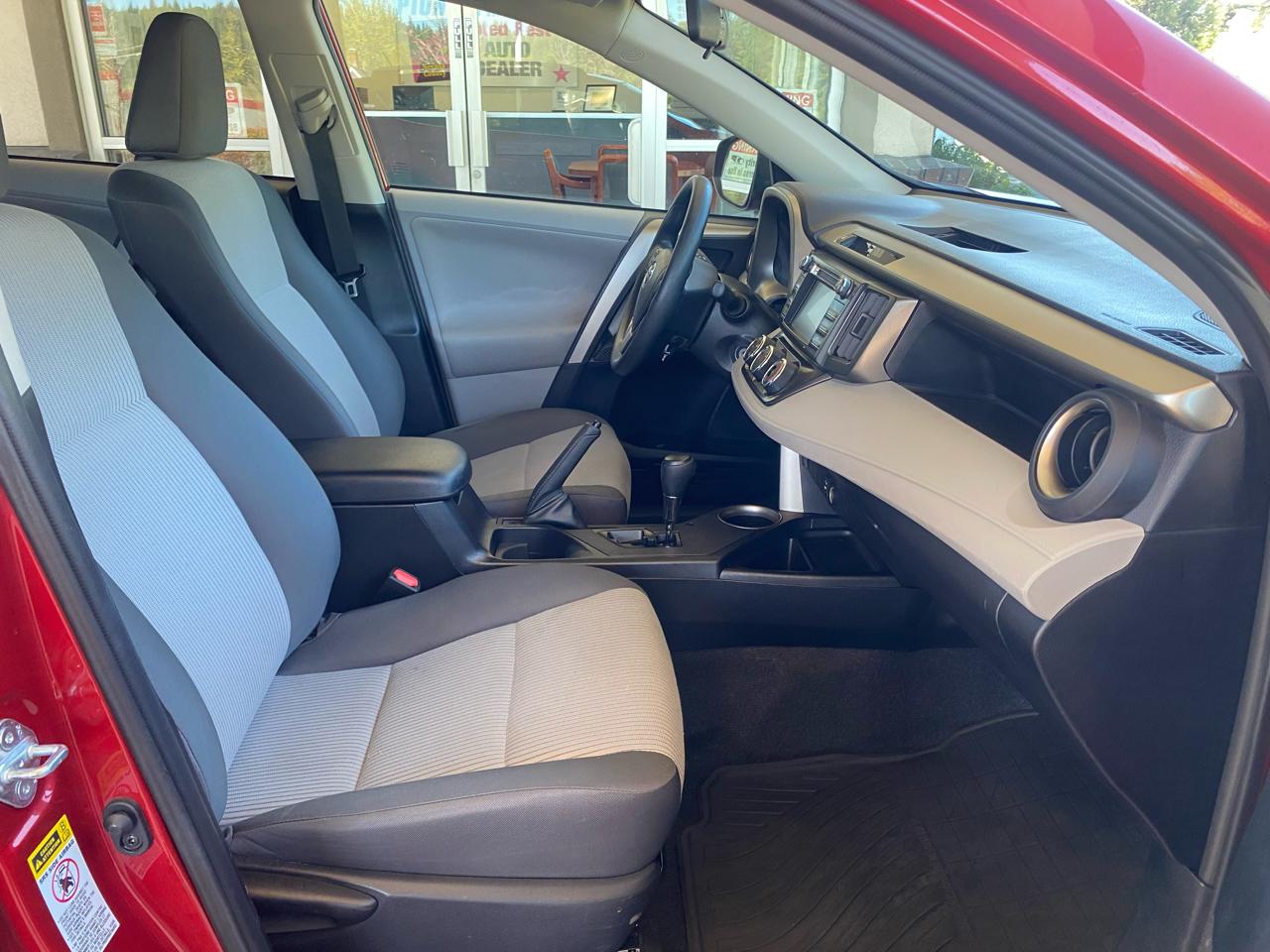 Toyota RAV4 AWD 4dr LE (Natl) 2013