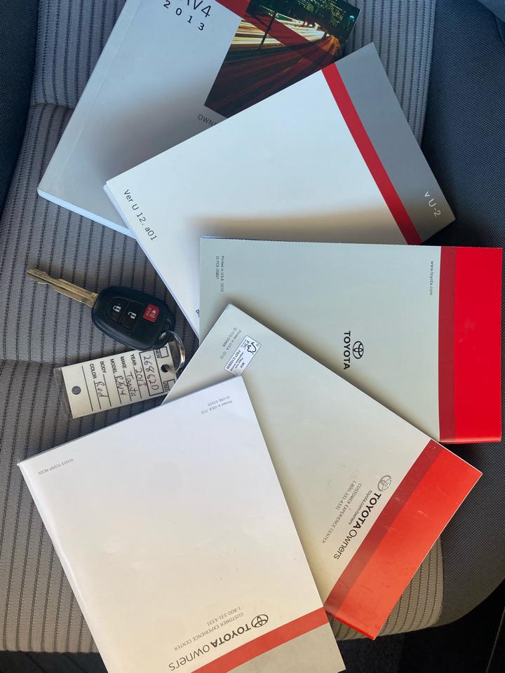 Toyota RAV4 AWD 4dr LE (Natl) 2013