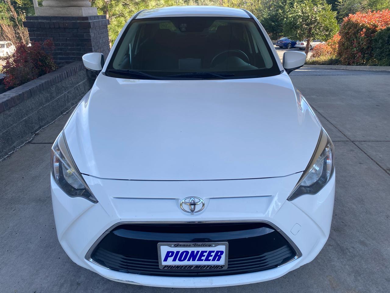 Toyota Yaris iA Auto (Natl) 2017