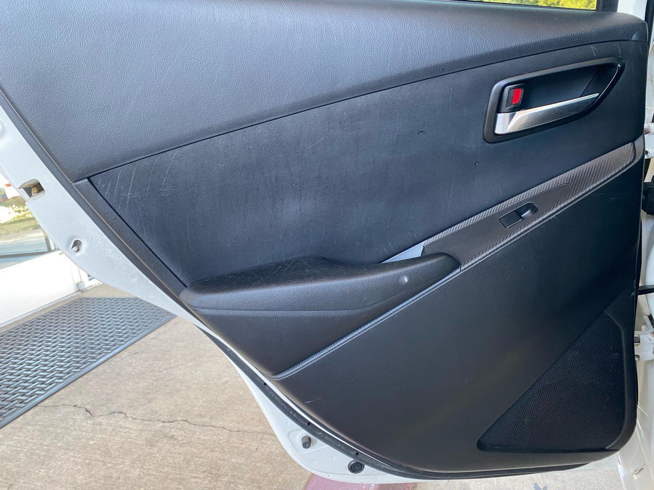 Toyota Yaris iA Auto (Natl) 2017