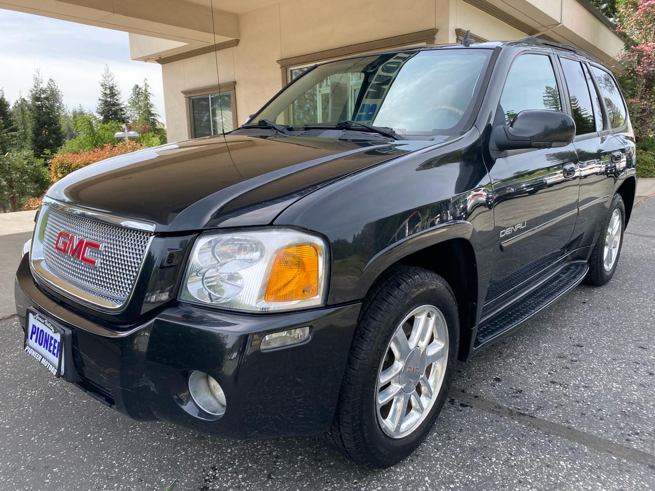 GMC Envoy 4WD 4dr Denali 2008