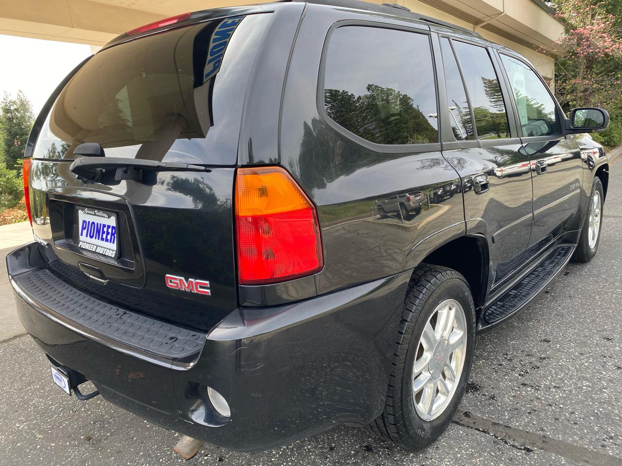 GMC Envoy 4WD 4dr Denali 2008