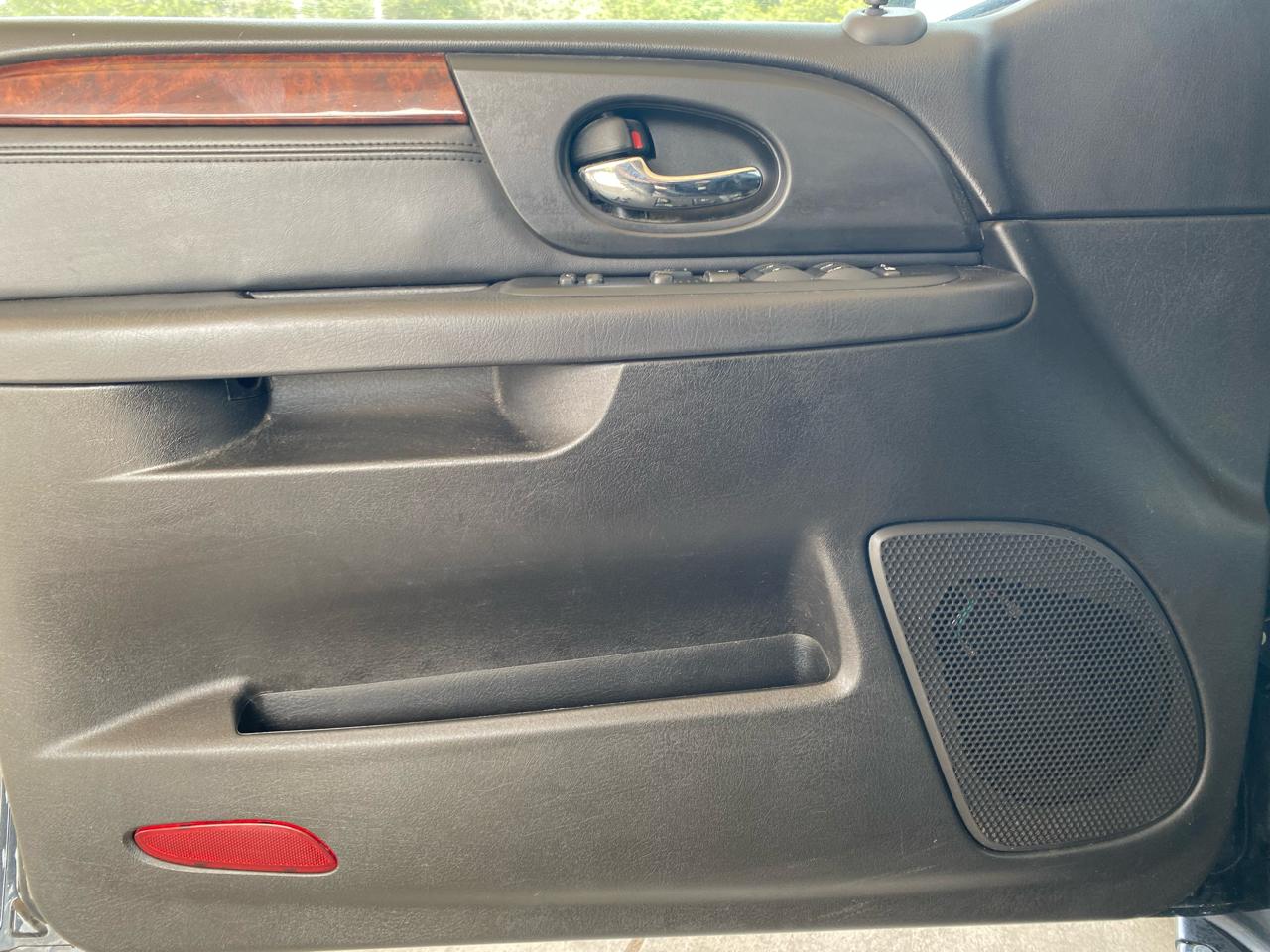 GMC Envoy 4WD 4dr Denali 2008