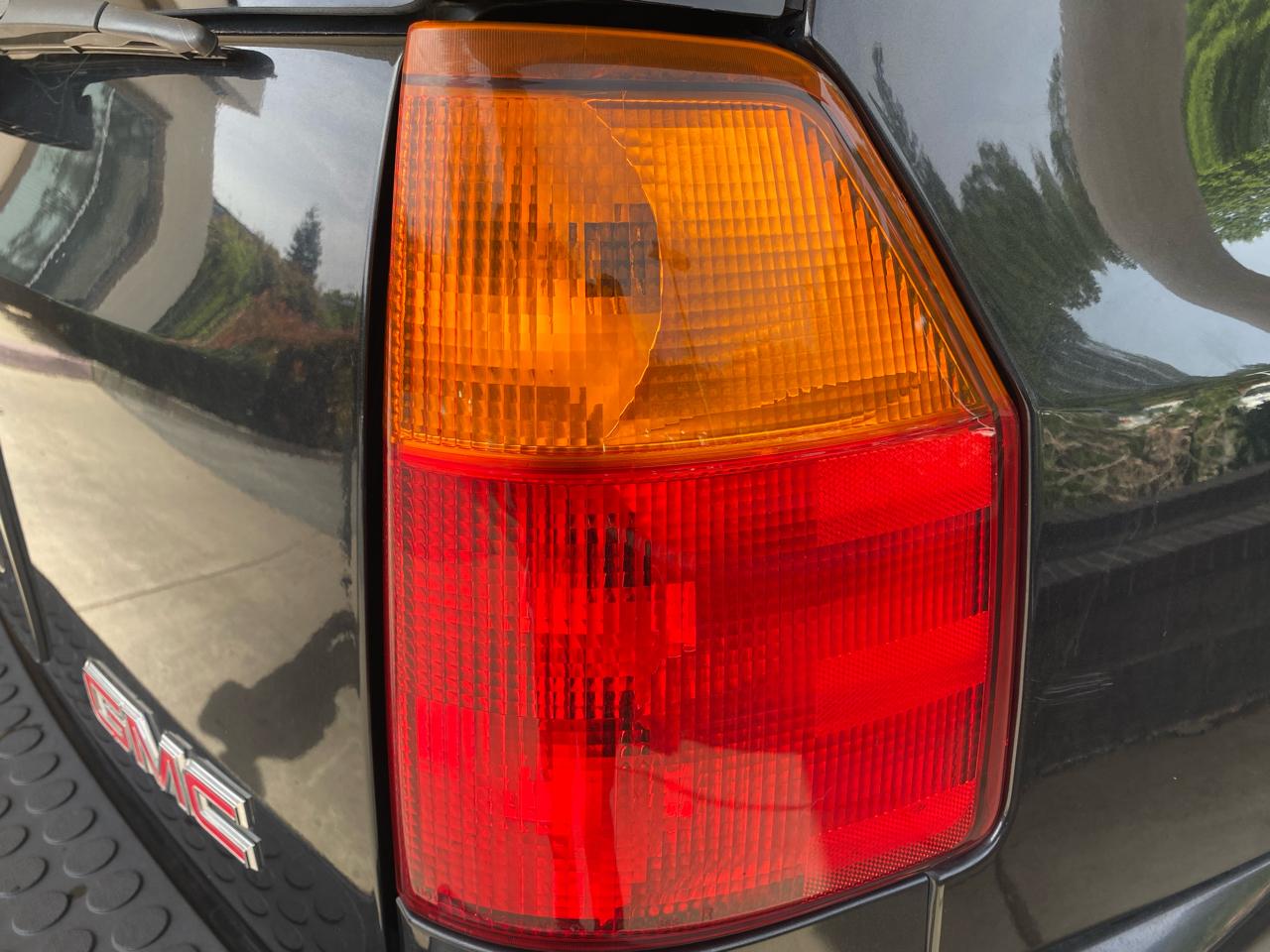 GMC Envoy 4WD 4dr Denali 2008