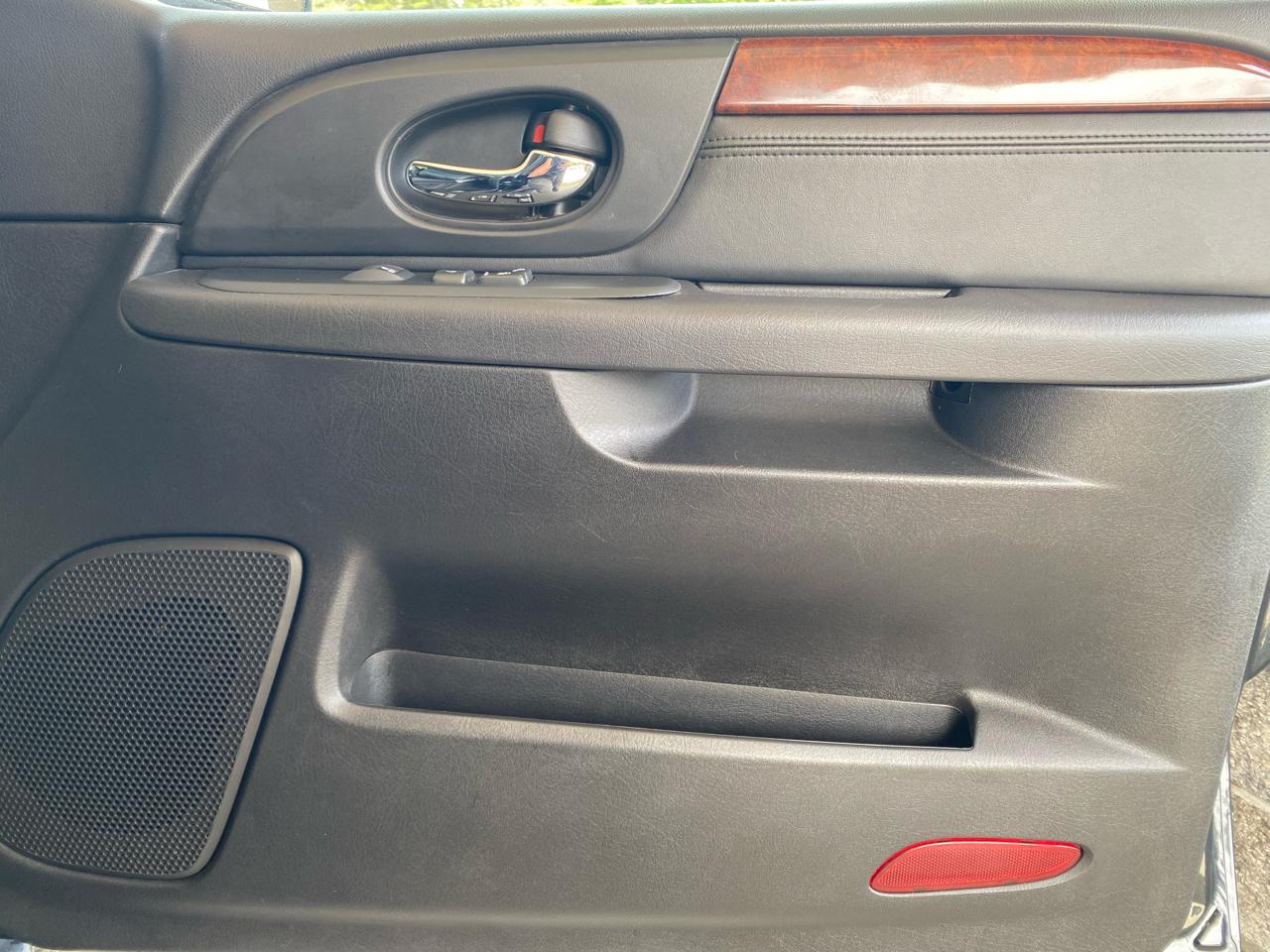 GMC Envoy 4WD 4dr Denali 2008