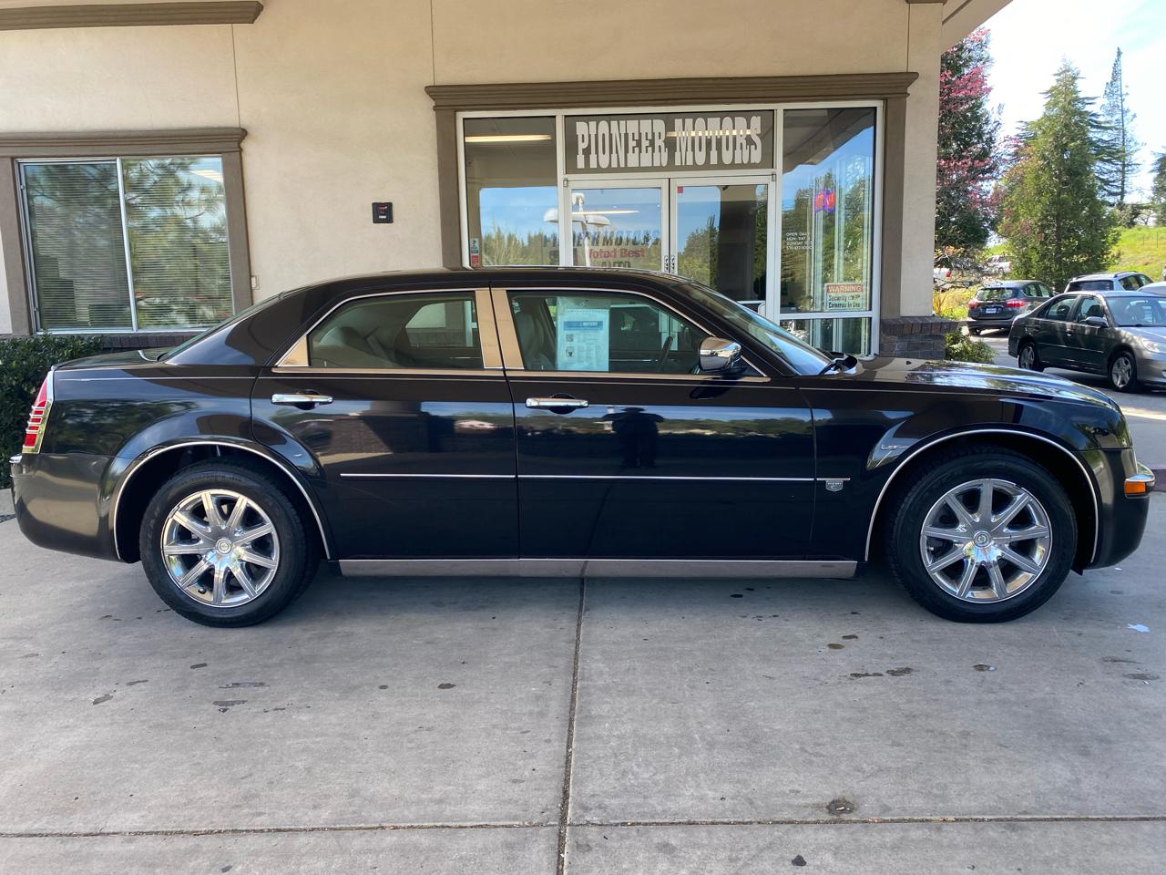 Chrysler 300 4dr Sdn 300C RWD 2007