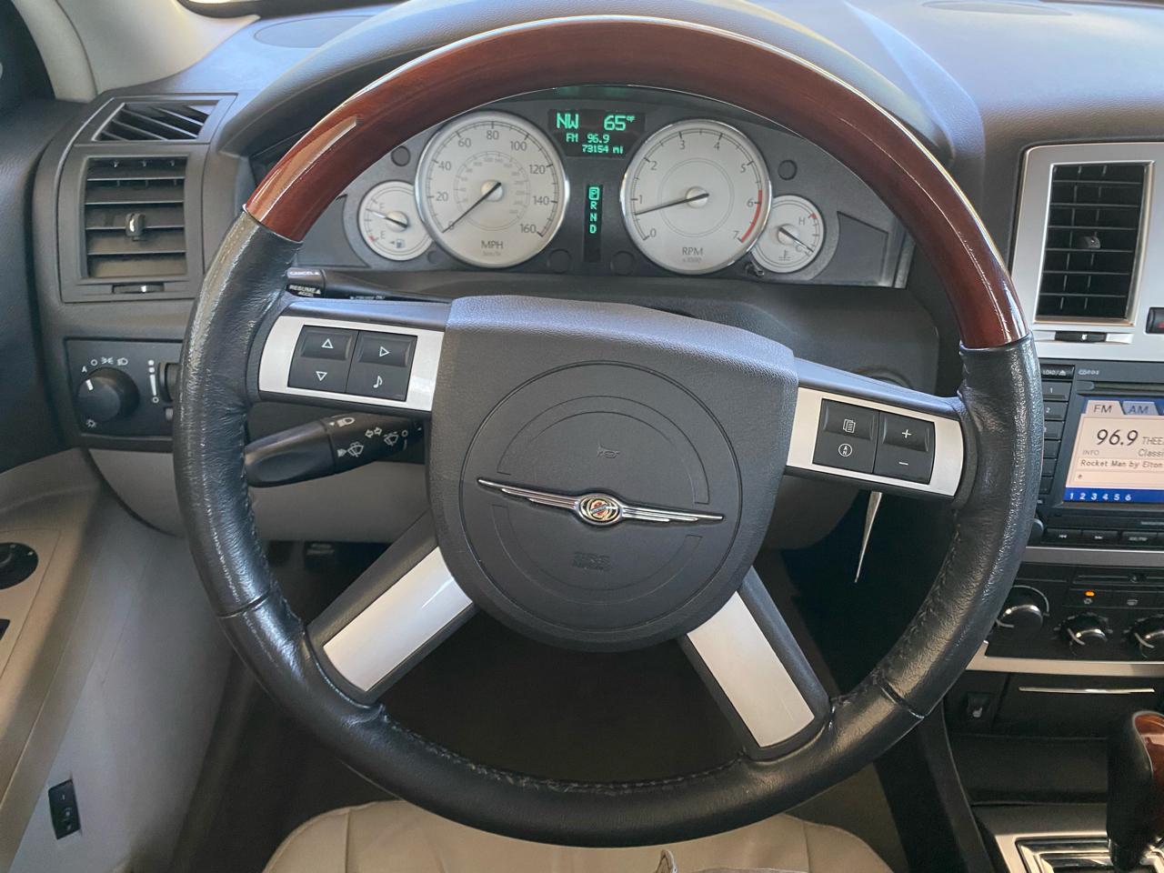 Chrysler 300 4dr Sdn 300C RWD 2007