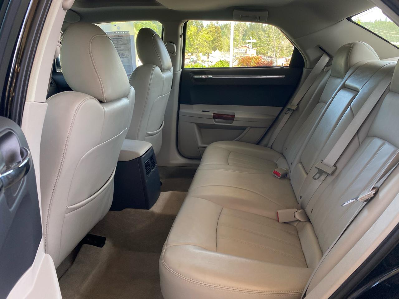 Chrysler 300 4dr Sdn 300C RWD 2007