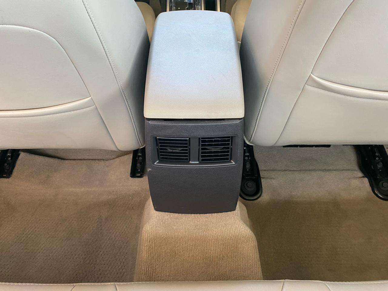 Chrysler 300 4dr Sdn 300C RWD 2007