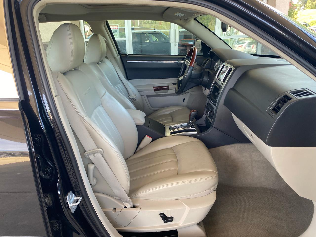 Chrysler 300 4dr Sdn 300C RWD 2007