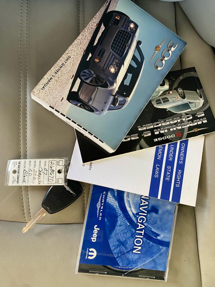 Chrysler 300 4dr Sdn 300C RWD 2007