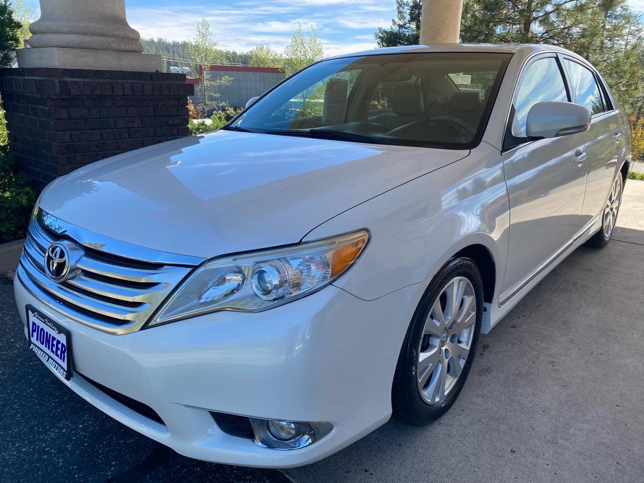 Toyota Avalon 4dr Sdn (Natl) 2011