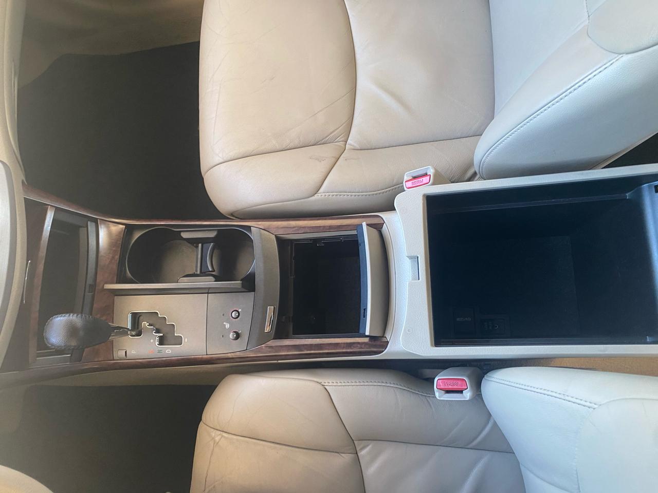 Toyota Avalon 4dr Sdn (Natl) 2011