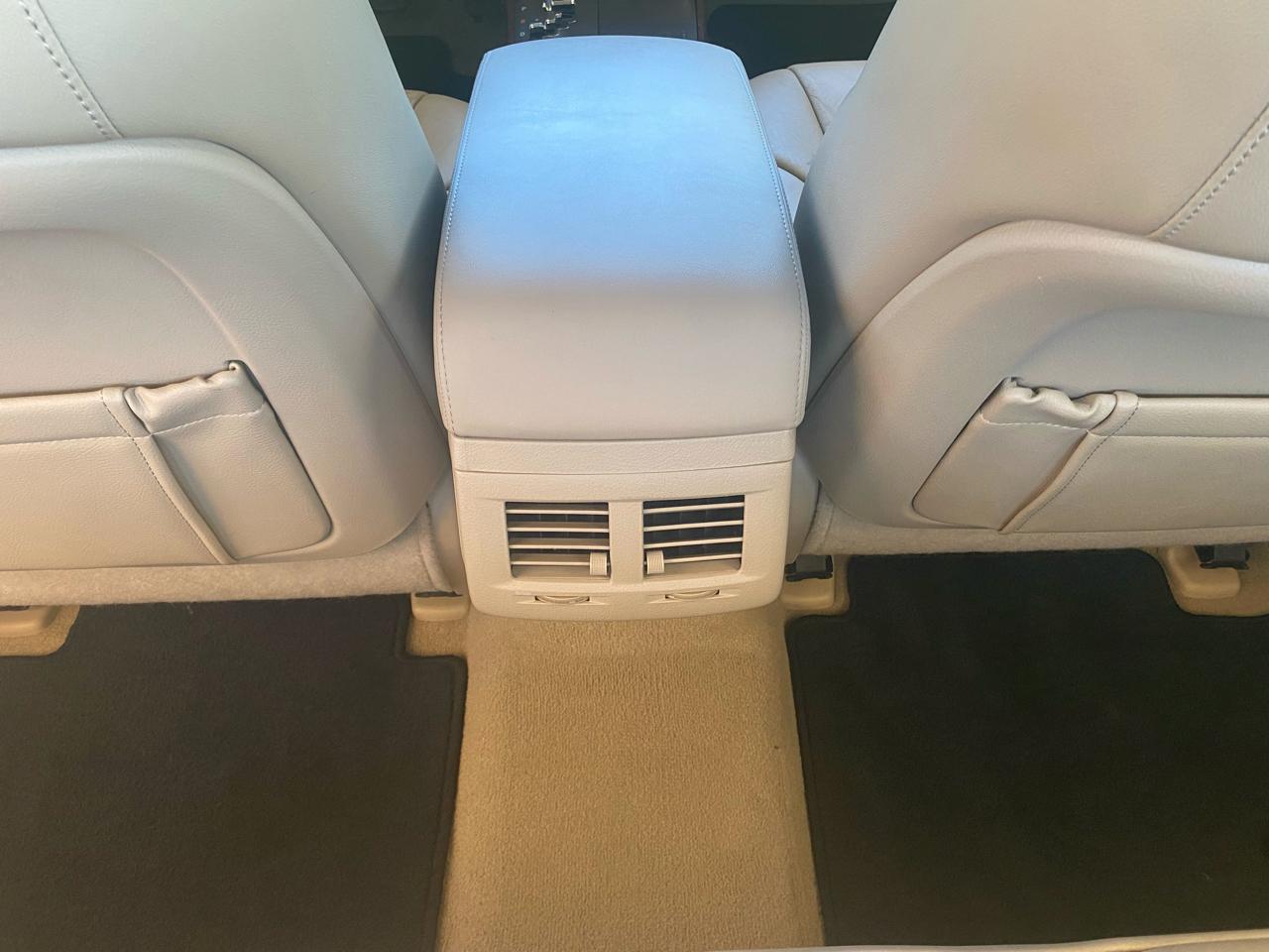 Toyota Avalon 4dr Sdn (Natl) 2011