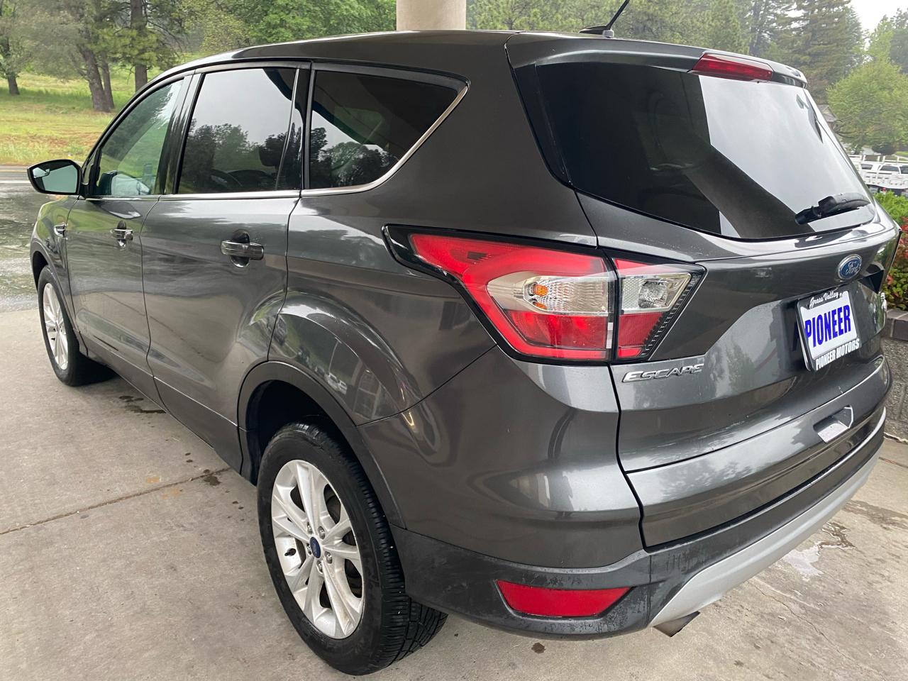 Ford Escape SE FWD 2017