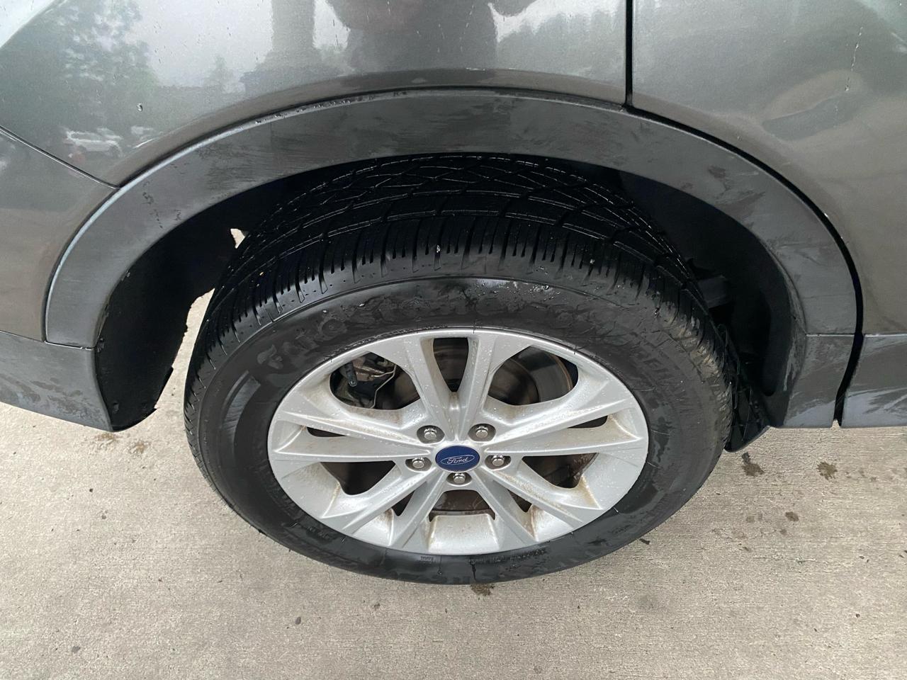 Ford Escape SE FWD 2017